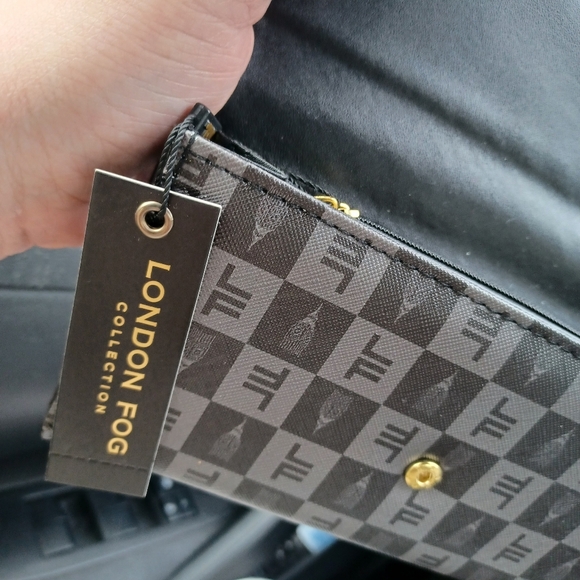 Wallett - Picture 2 of 6